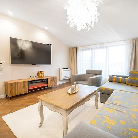 Luxury 2 Bedroom - Breakfast - Free Parking Daire