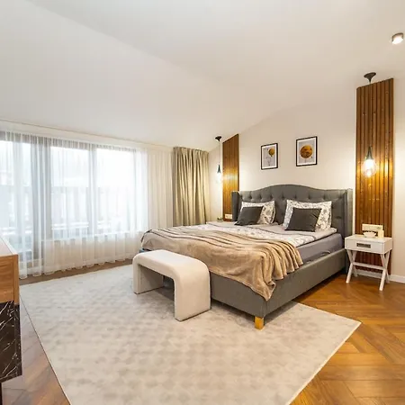 Daire Luxury 2 Bedroom - Breakfast - Free Parking *