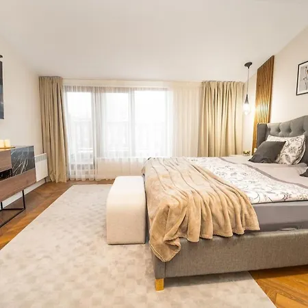 Luxury 2 Bedroom - Breakfast - Free Parking