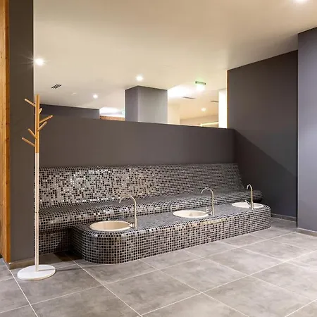 Luxury 2 Bedroom - Breakfast - Free Parking *