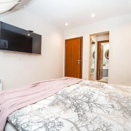 アパート Luxury 2 Bedroom - Breakfast - Free Parking バンスコ