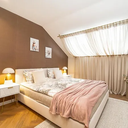 Luxury 2 Bedroom - Breakfast - Free Parking