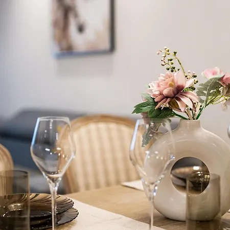 Luxury 2 Bedroom - Breakfast - Free Parking * バンスコ